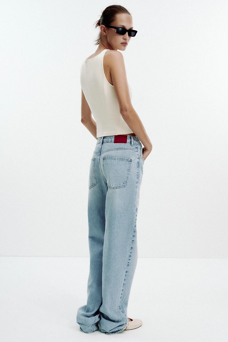 TOP INTERLOCK AVEC DÉCOLLETÉ EN V