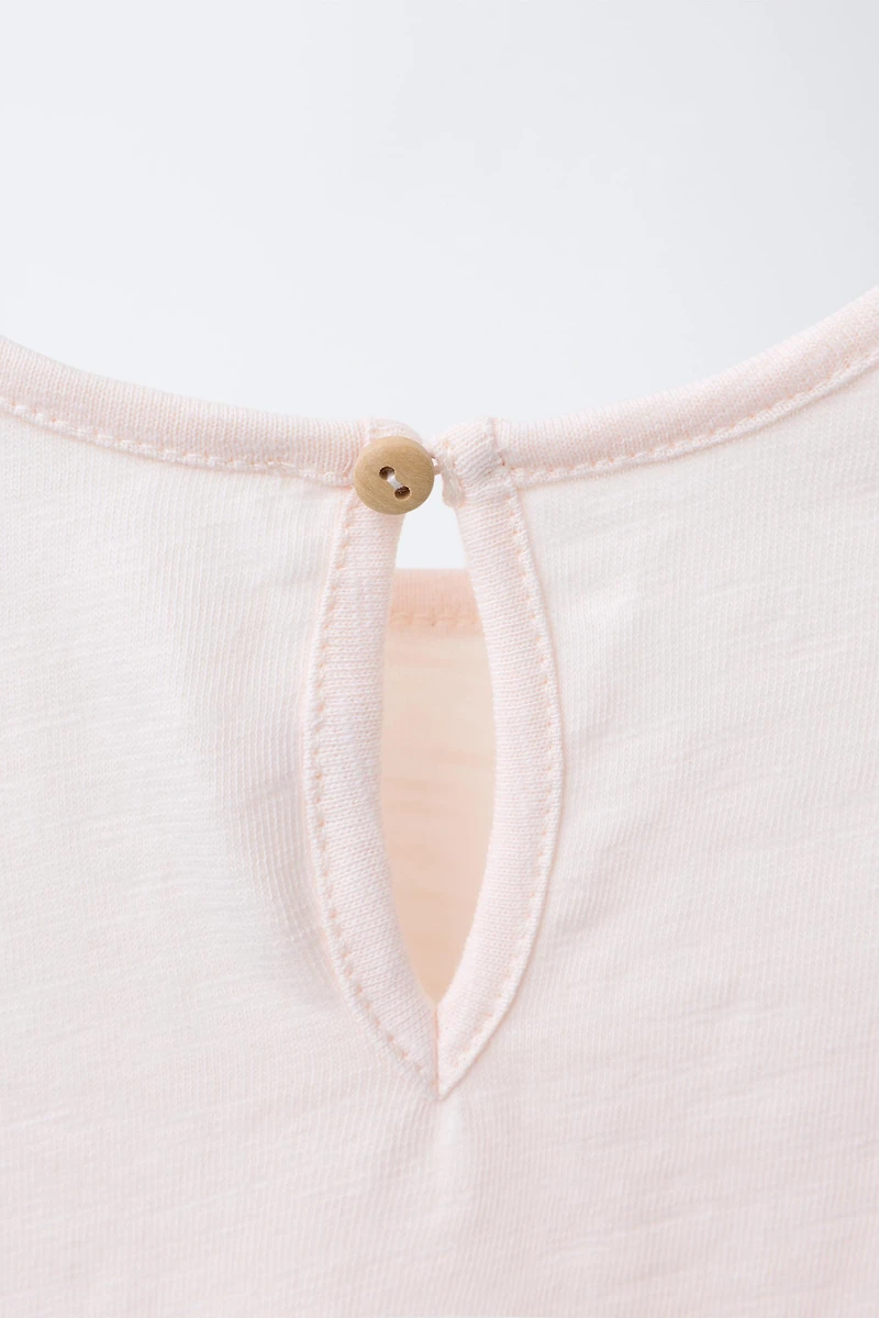 HEART FLOWER APPLIQUÉ T-SHIRT