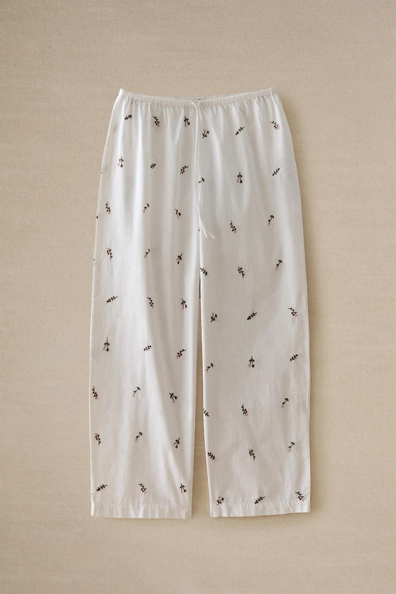 EMBROIDERED FLOWER TROUSERS