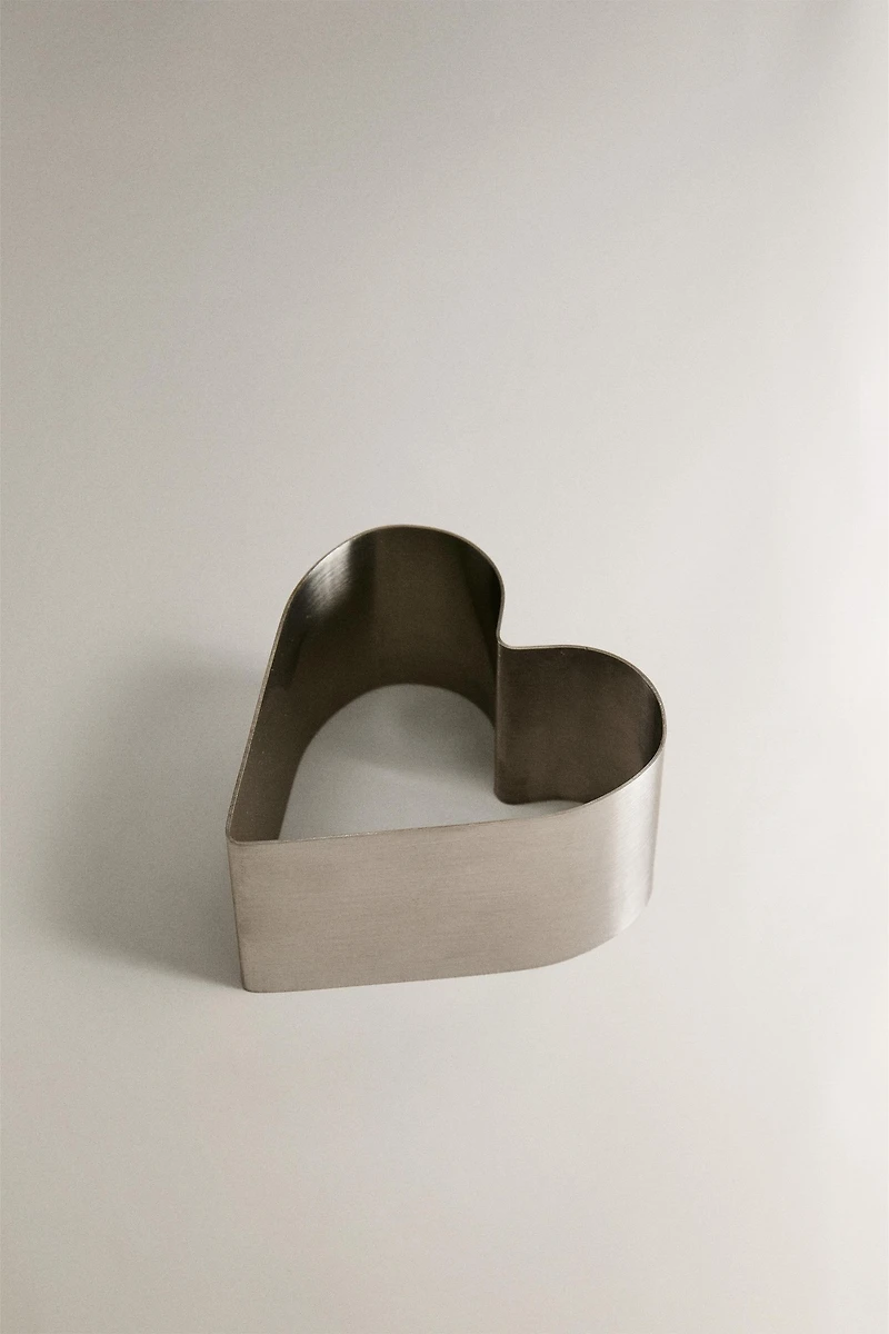 HEART COOKIE BAKING MOULD