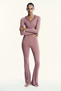 PANTALON FLARE SANS COUTURE EN POLYAMIDE