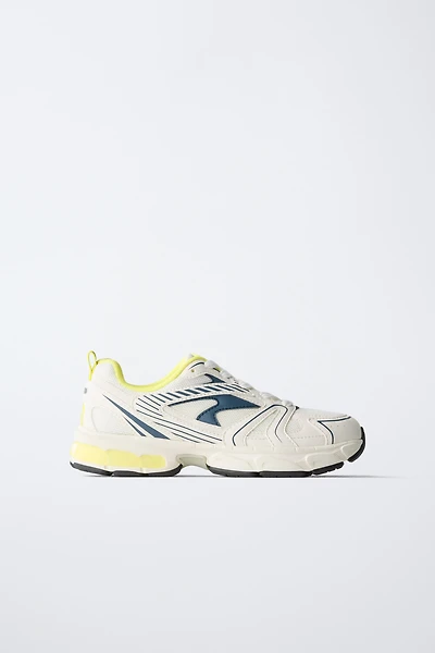 MESH SNEAKERS
