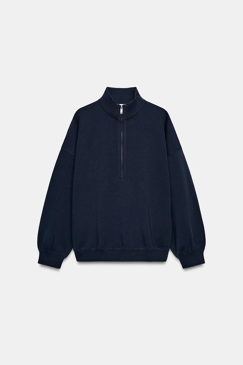OVERSIZED ZIP-UP SWEATSHIRT