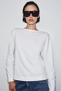T-SHIRT COL BATEAU ÉTIQUETTE