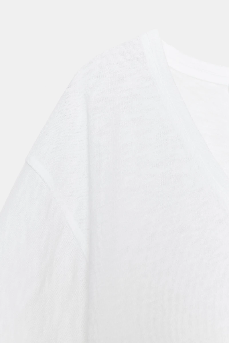 T-SHIRT COL EN V