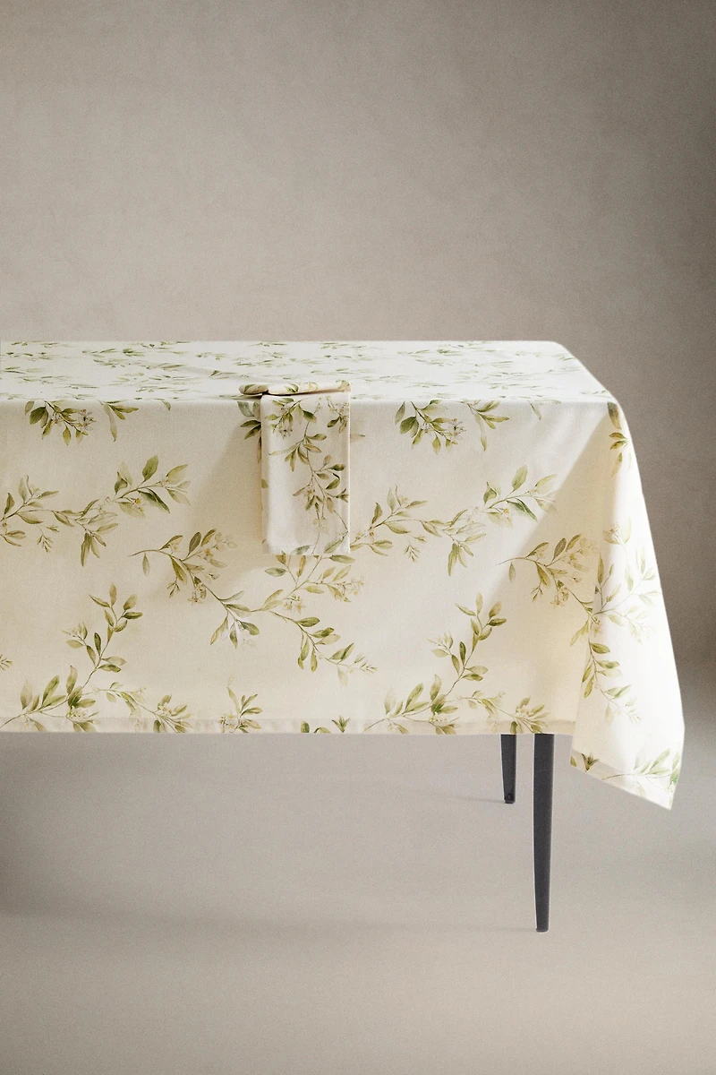 BRANCH AND FLORAL PRINT TABLECLOTH