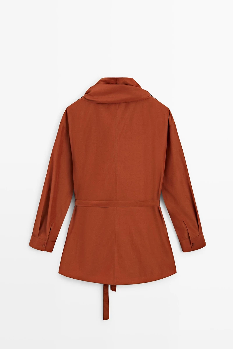 Flowing blouse with tie detail
