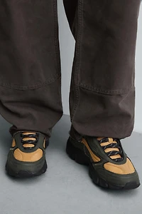 CHUNKY SOLE SNEAKERS