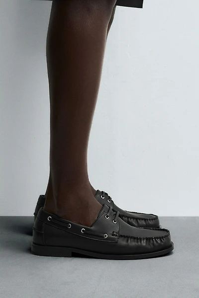 DRESS BOAT SHOES