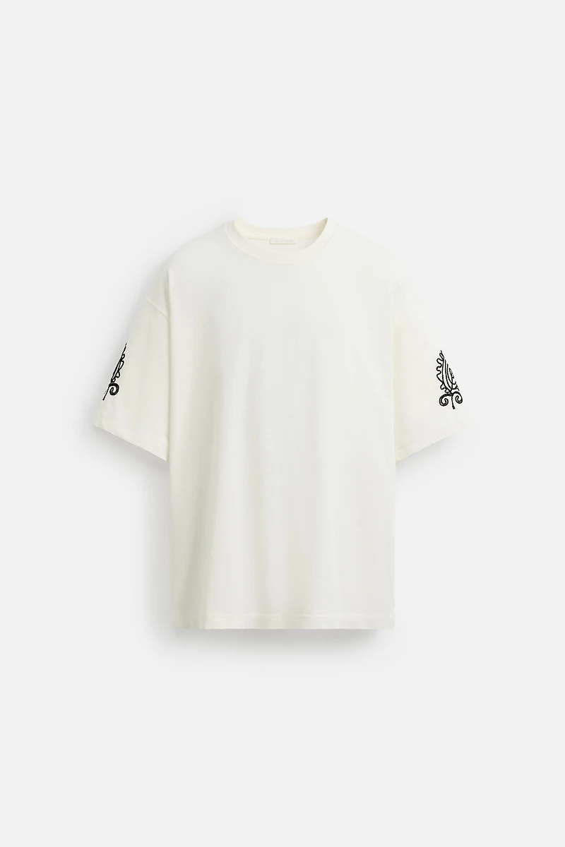 CONTRAST EMBROIDERY SHIRT