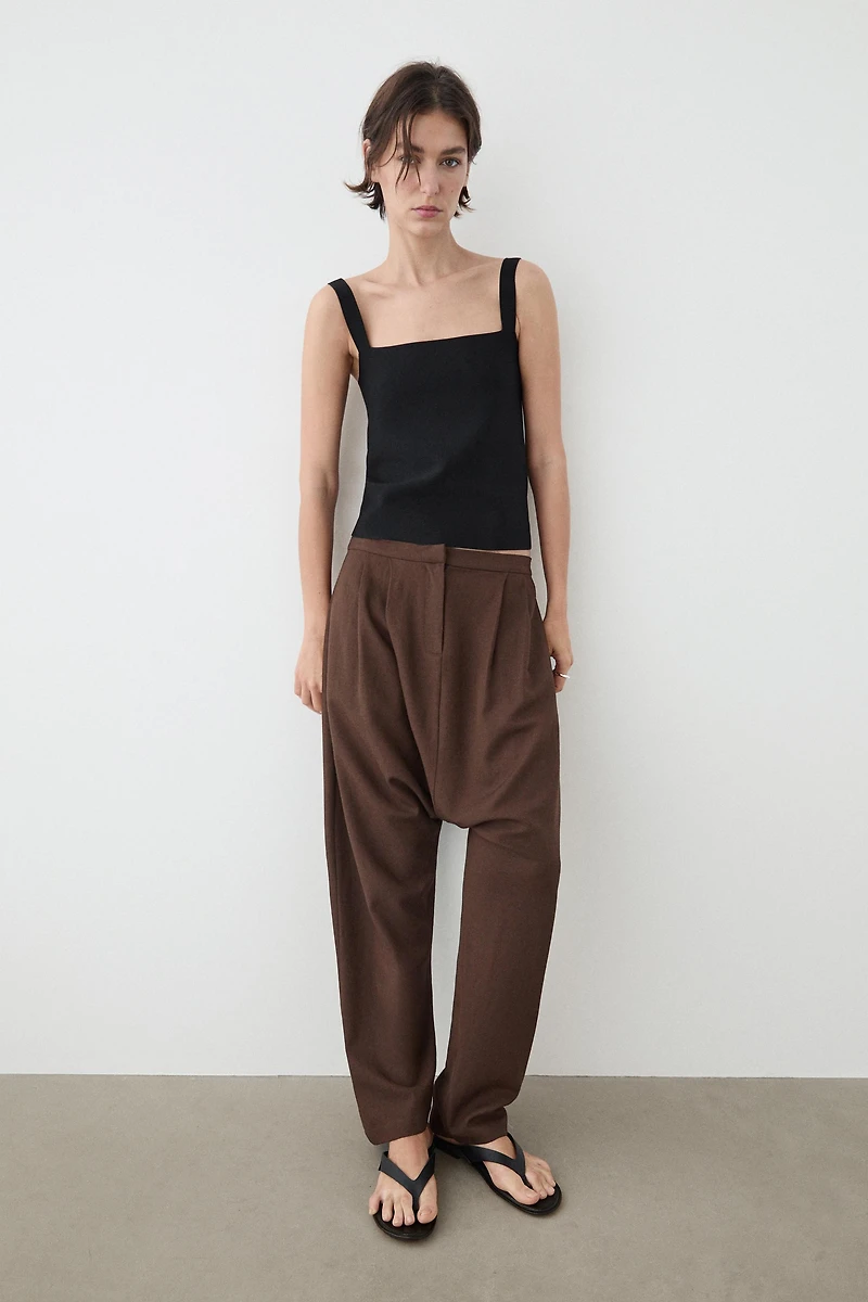 Knit top with a square neckline