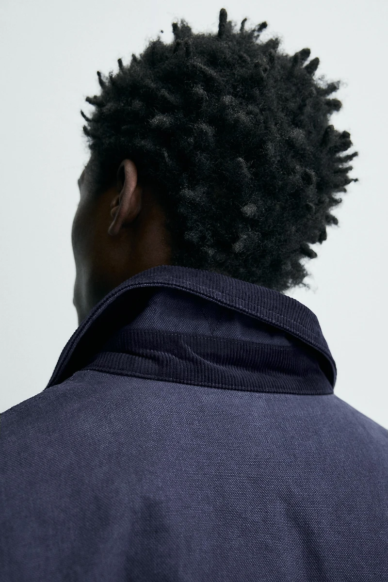 BLOUSON COL CONTRASTE À BRANDEBOURGS