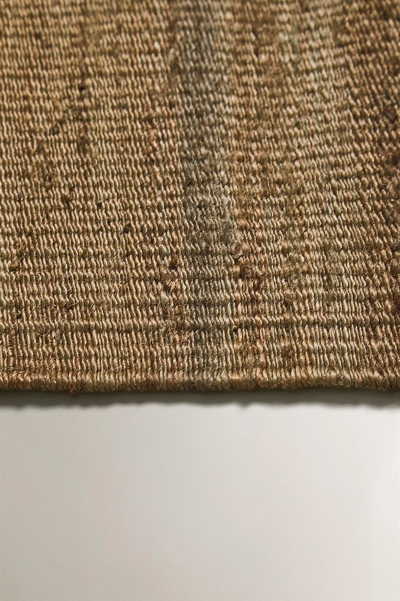 LIGHTWEIGHT JUTE AREA RUG