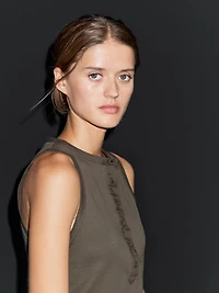 Top with contrast trim detail