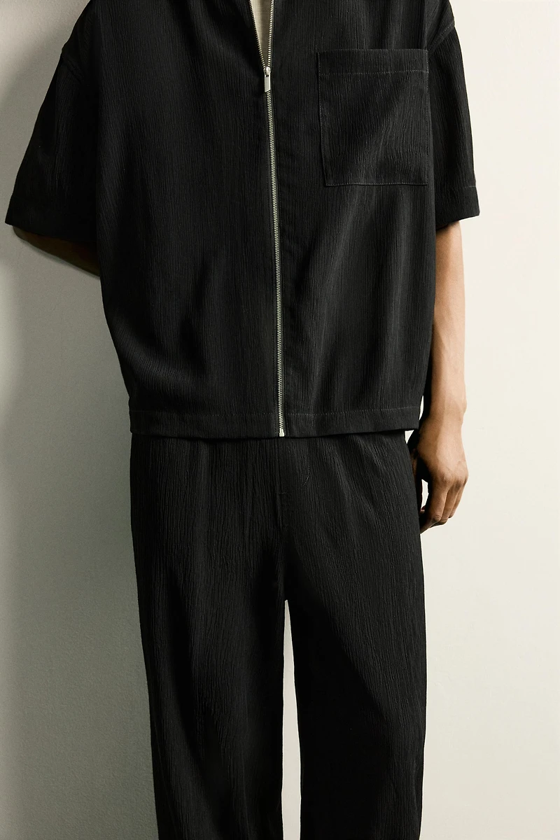 PANTALON COUPE DÉCONTRACTÉE À RELIEF