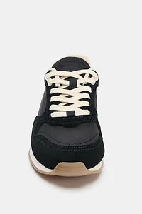 CONTRAST RUNNING SHOE
