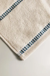 GEOMETRIC BORDER BATH TOWEL