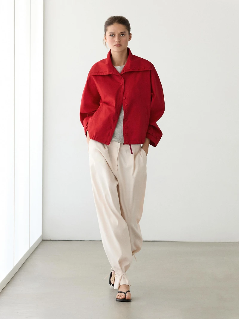 Veste légère en coton à détails boutonnés