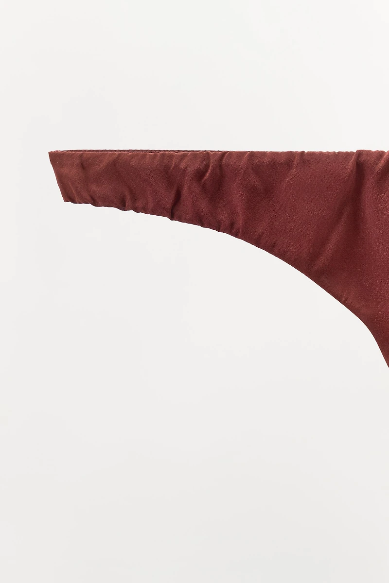 TANGA AVEC SOIE