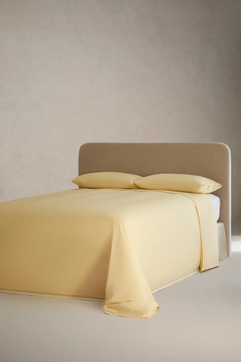 DRAP DE DESSUS BRODERIE AJOURÉE
