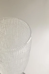 RAISED DESIGN WINE GLASS