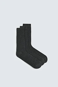 THREE-PACK OF RIBBED SOCKS