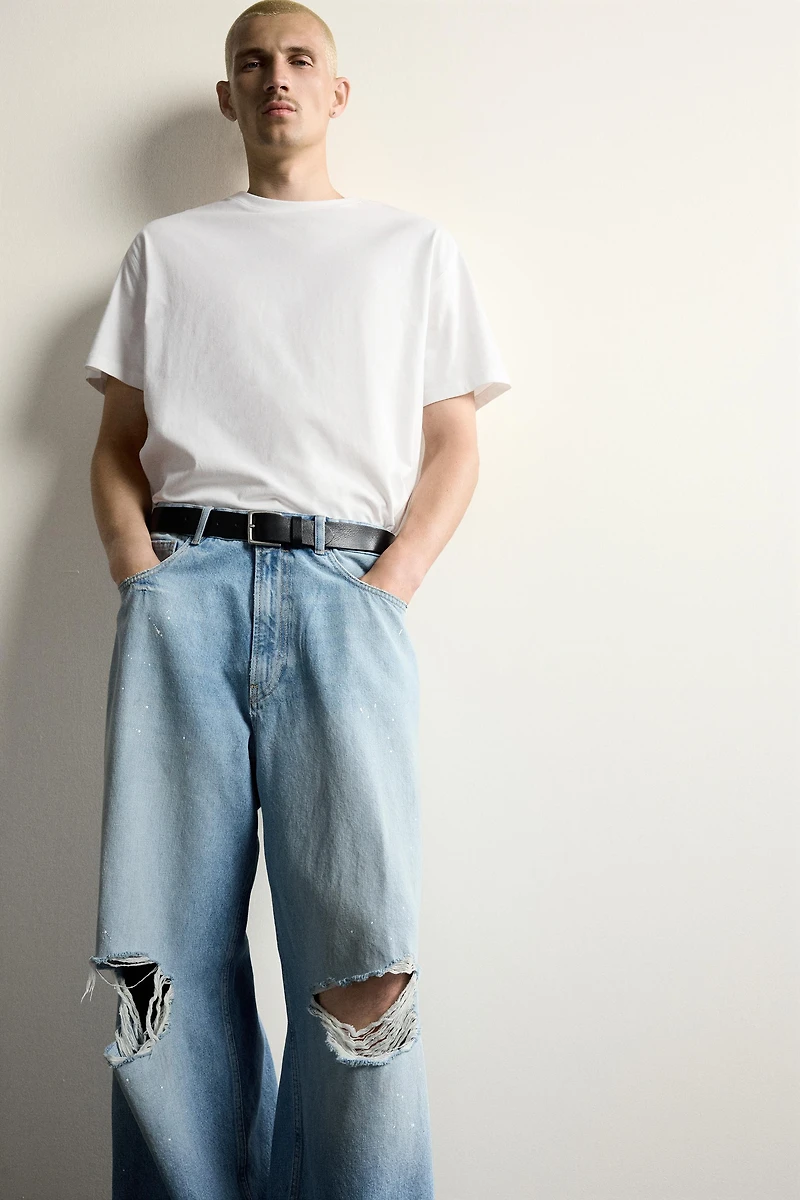 RIPPED BAGGY FIT JEANS