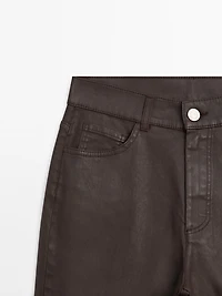 Pantalon straight enduit taille haute