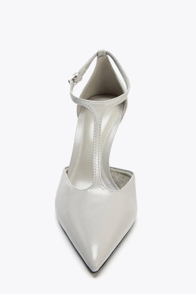 CHAUSSURES À TALONS BRIDES