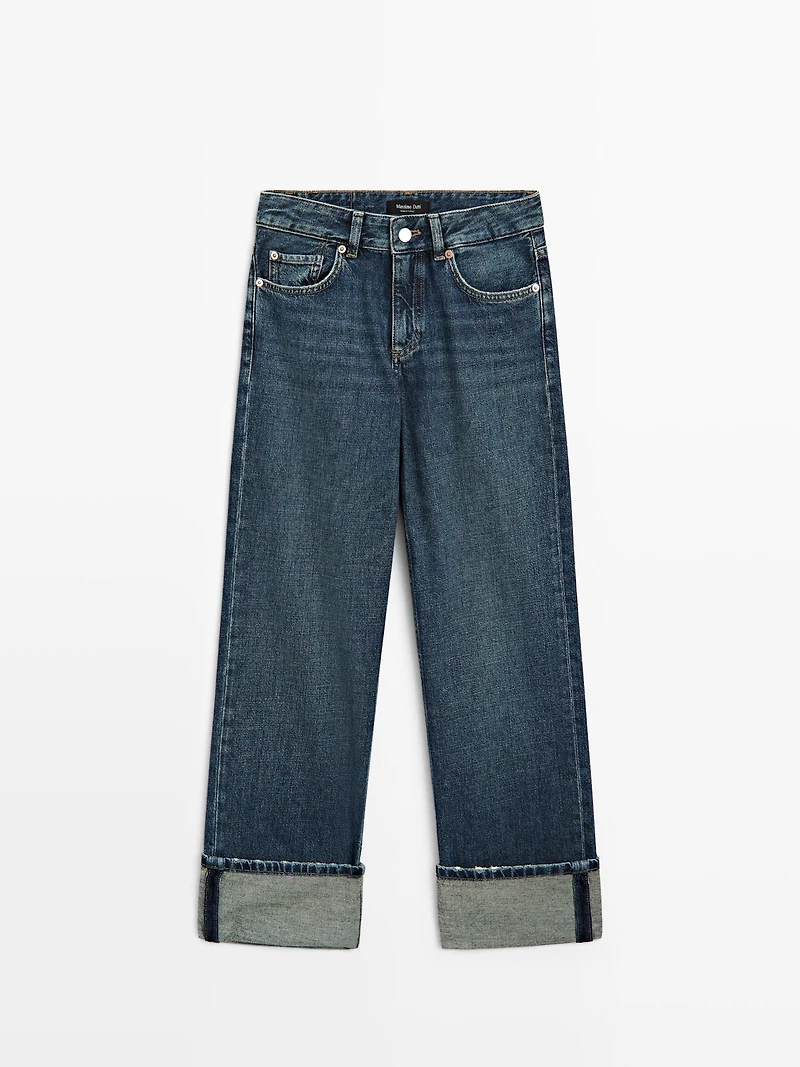 Low-waist straight-leg jeans with turn-up