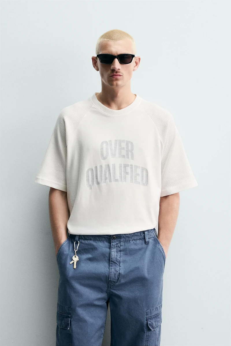 CONTRAST PRINT TEXT T-SHIRT