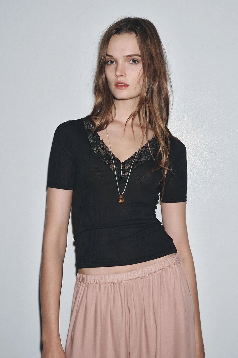 RIBBED LACE T-SHIRT
