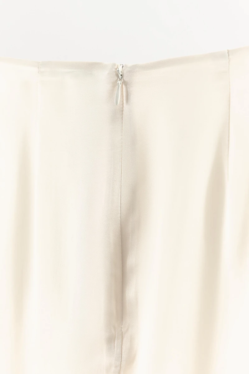 JUPE SATINÉE À DENTELLE