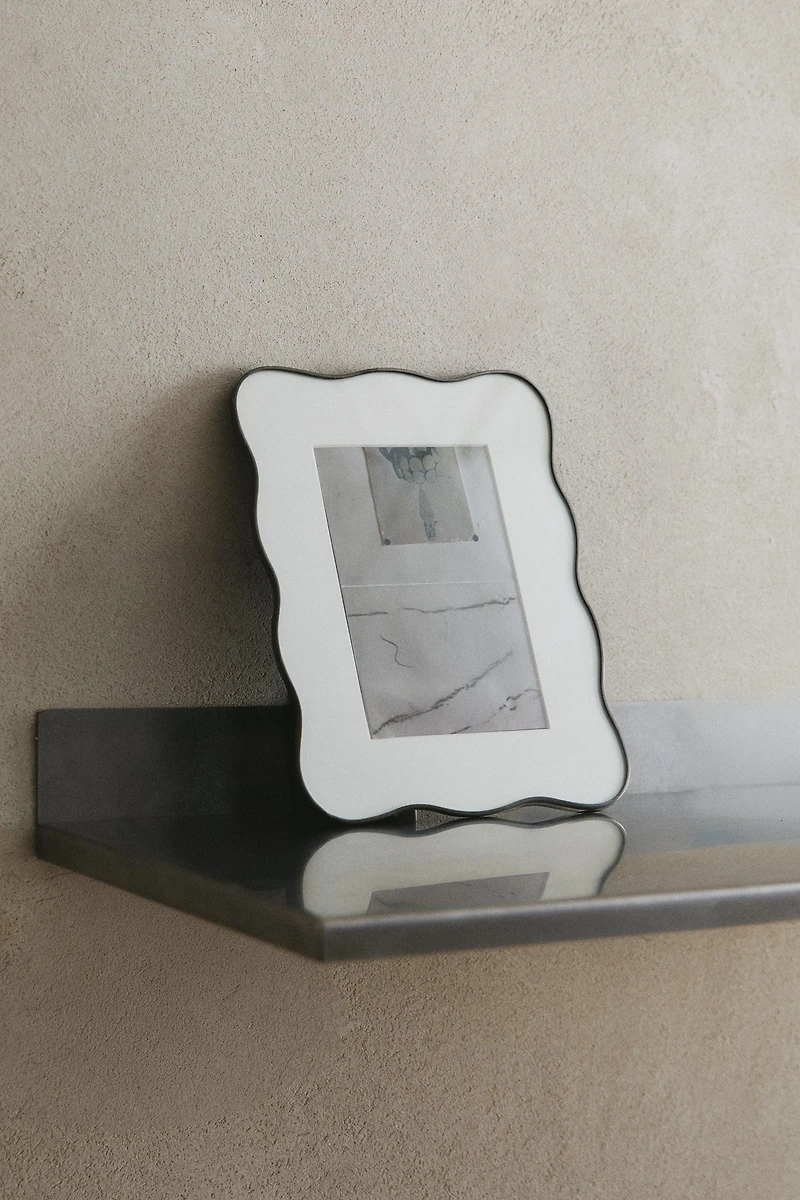 WAVE METAL PICTURE FRAME