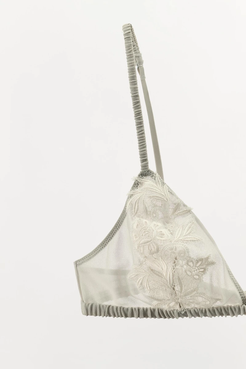 LACE TRIANGLE BRA