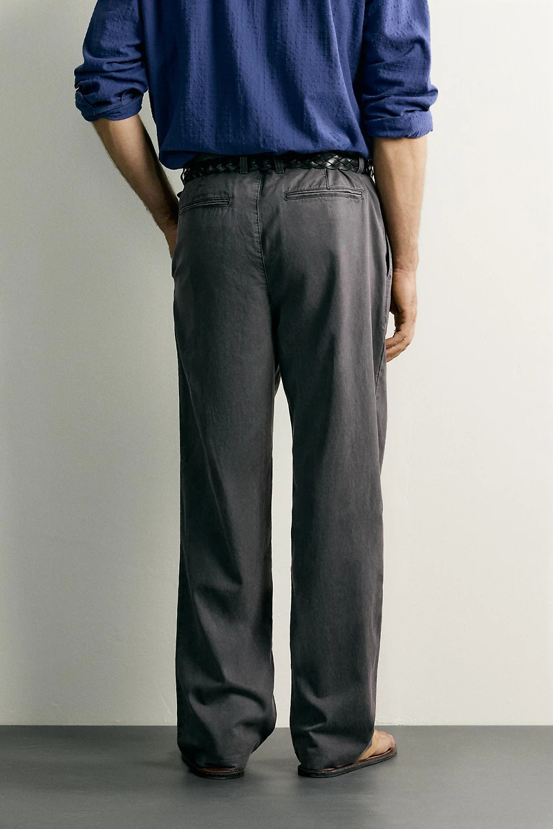 RELAXED FIT PLEATED CHINO PANTS