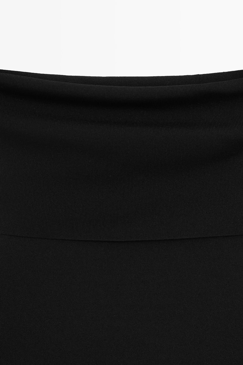 Off-the-shoulder top