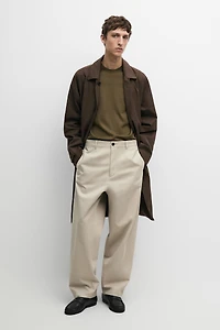 Barrel fit pants with darts