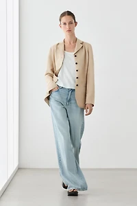 Flowing buttoned blazer