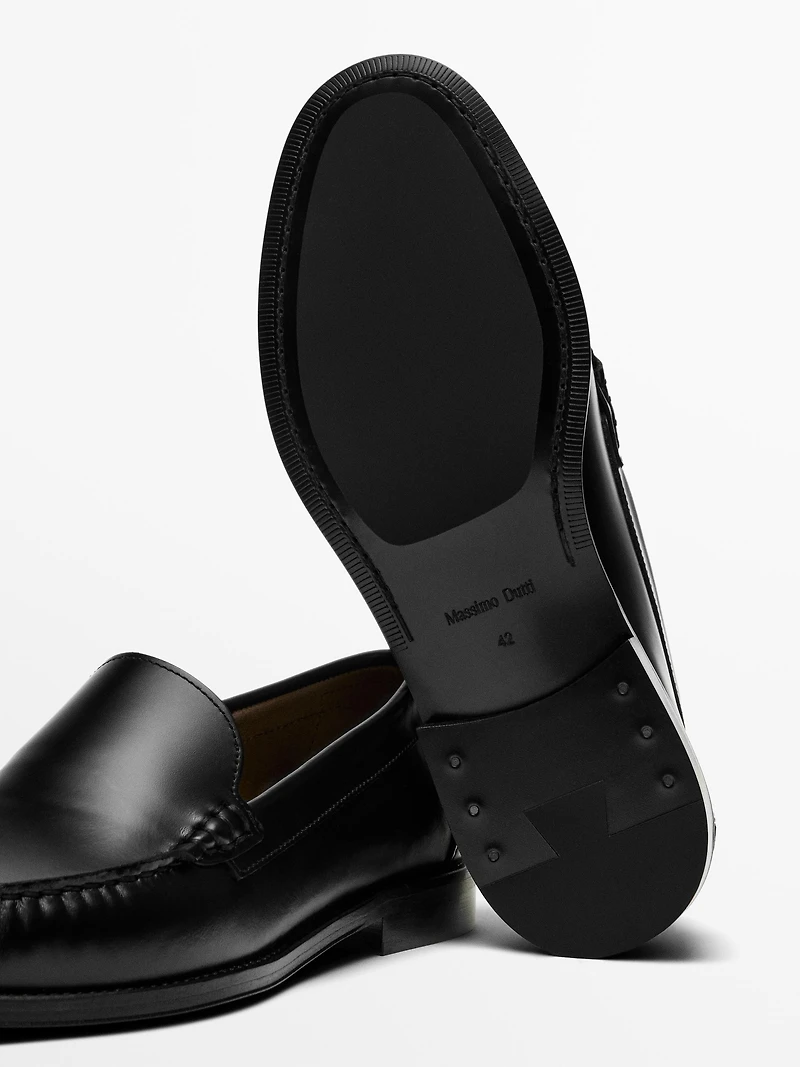 Mocassin en cuir antique
