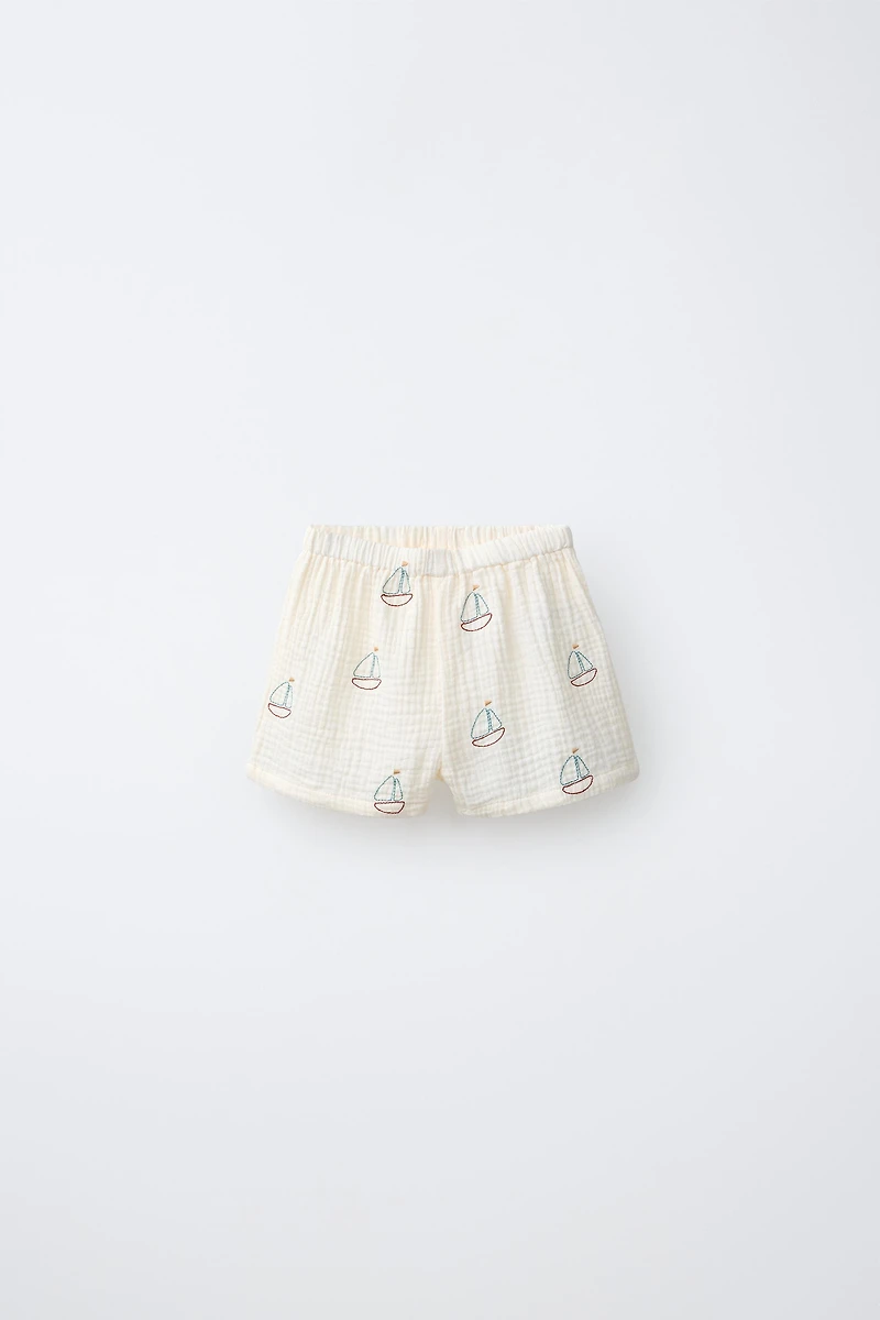 TEXTURED BOAT SHORTS