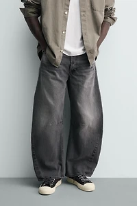 RELAXED BARREL FIT JEANS WITH DARTS