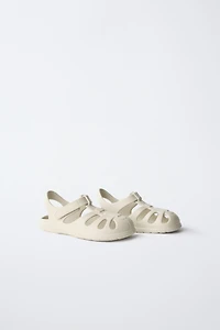 SANDALES STYLE PLAGE PIEDS NUS