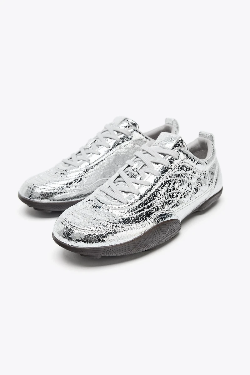 METALLIC-EFFECT RUNNING SHOES