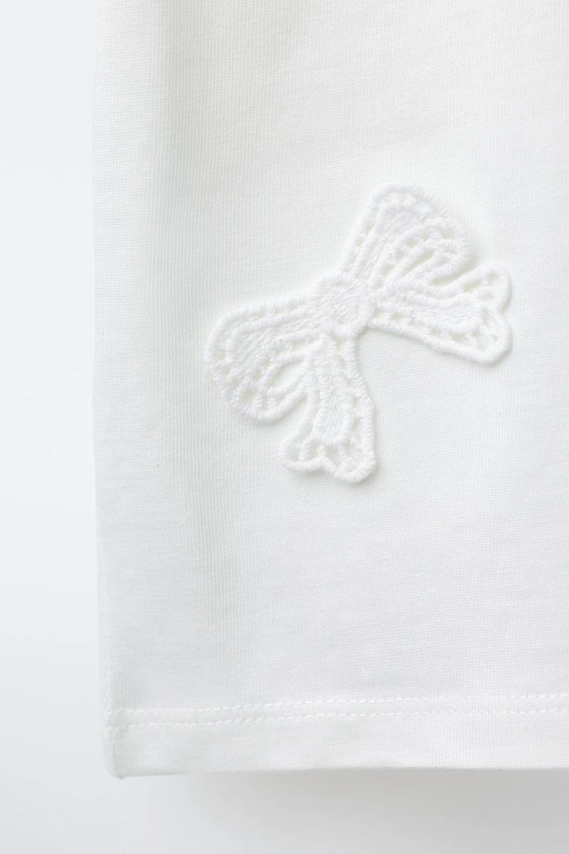 CROCHET BOW T-SHIRT