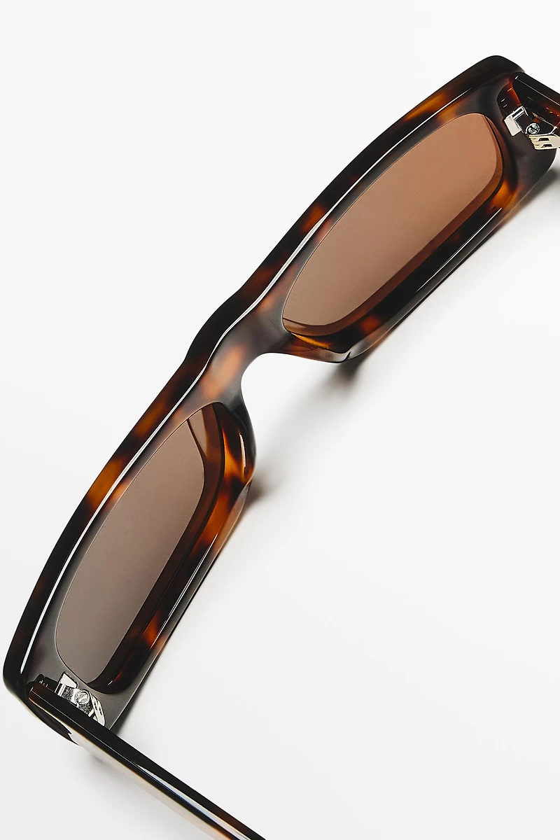 Rectangular sunglasses