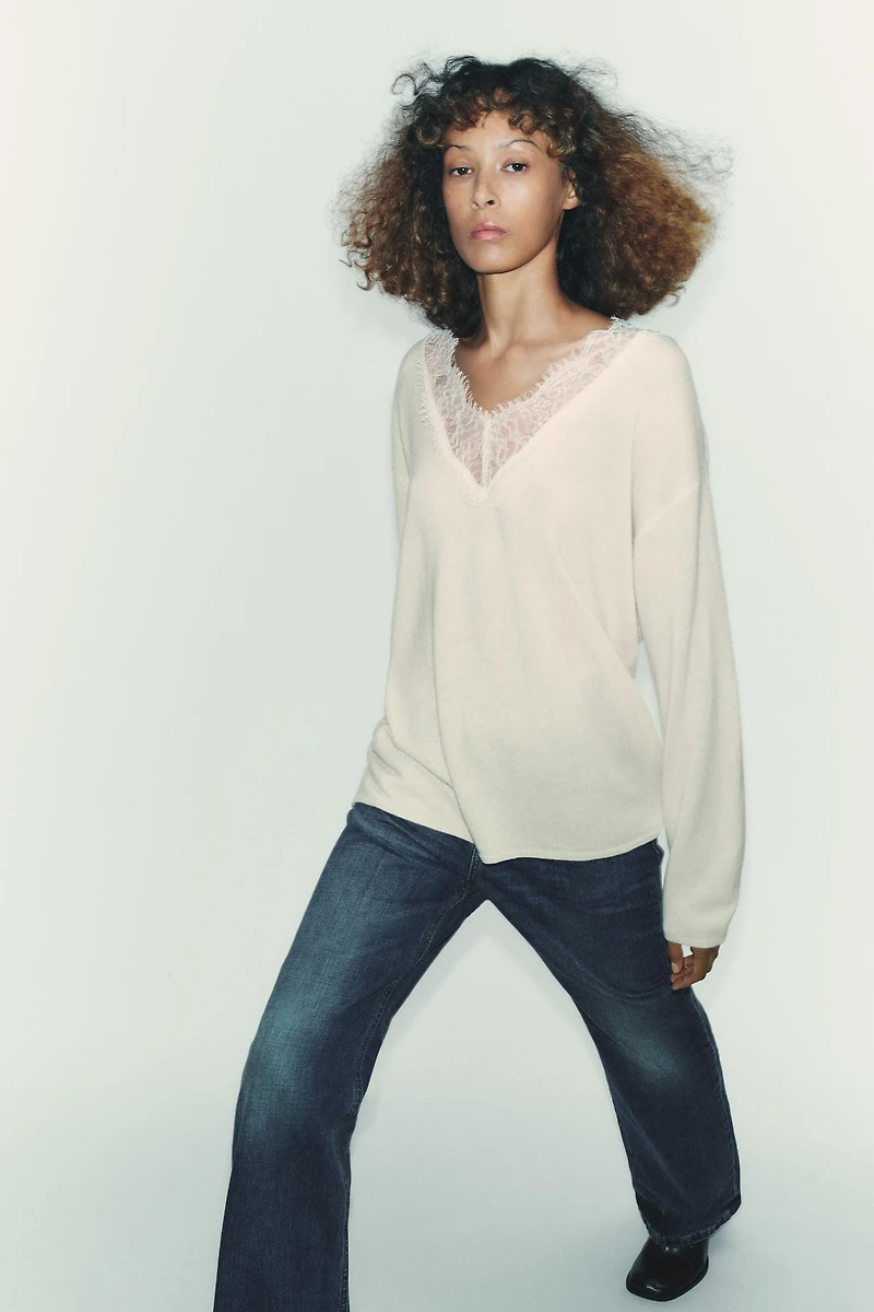PULL EN MAILLE DENTELLE AVEC LAINE