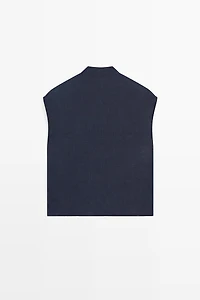 Flowing 100% linen shirt with button detail