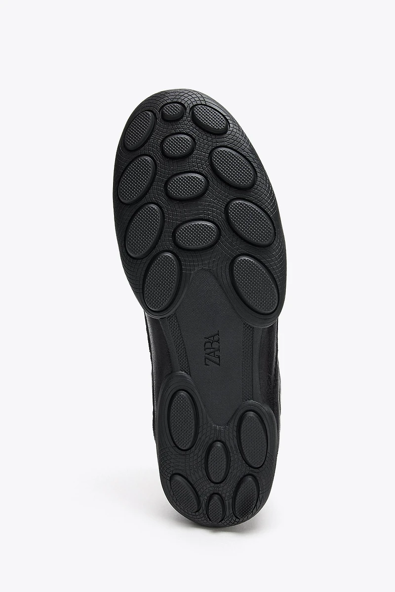 RUNNING SNEAKERS