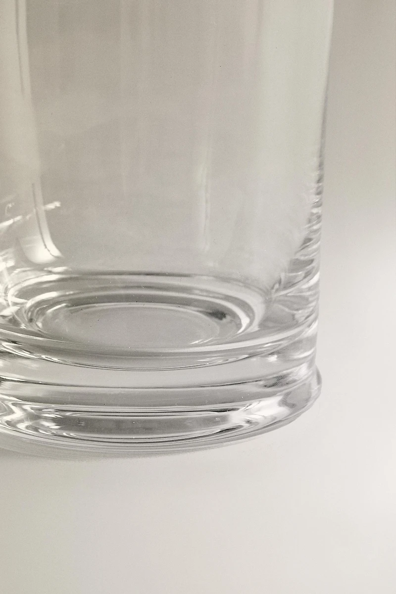 TALL TRANSPARENT GLASS TUMBLER